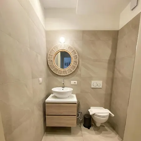 Giallomango In Lucca